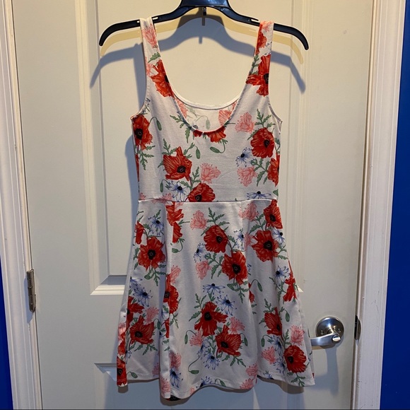 Floral skater dress - Picture 2 of 2